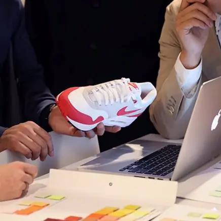 Air Max Day Vote Forward，十二位來自世界各地的“領創者”重新塑造Nike Air Max風格的使命，票數最高鞋款將公開發售
