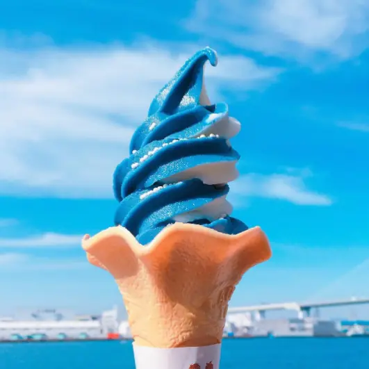 Instagram 上的人氣之選！這杯藍白色扭紋雪糕並非出自什麼甜品店，原來是來自這兒！