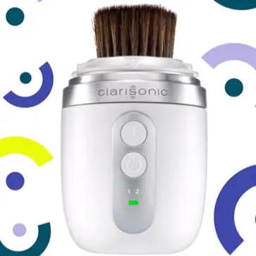 還在糾結該用海綿還是化妝掃？Clarisonic 最新推出的「底妝機」會讓化妝變成享受！