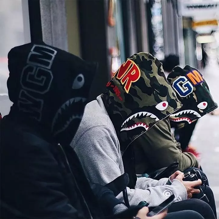 BAPE 24 週年目錄開催！5 色齊發要你化身「鯊魚戰隊」上街打怪