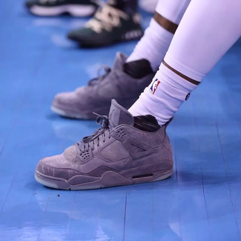 傳出助攻不是重點！眼尖球迷發現公鹿後衛穿著 Kaws X Air Jordan IV 打球