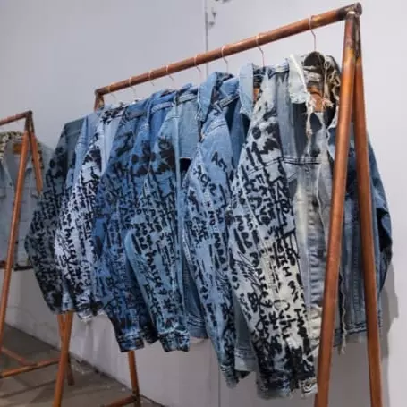 其實在蒐集法院傳票？forever 21 這次的抄襲對象是肯爺「the life of pablo」系列