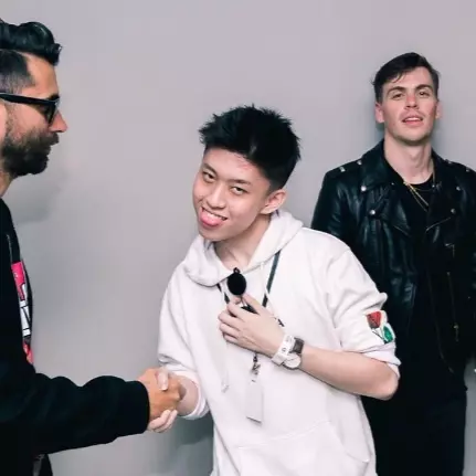 「他有肺嗎？」　Rich Chigga 最新單曲〈Back At It〉不用換氣的唱法網友超買單！