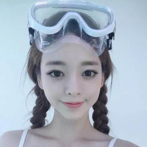 〔美雨季〕上岸 1 秒變喪屍？特搜 9 款「超防水彩妝」！網友：海水在潑，防水要有啊...