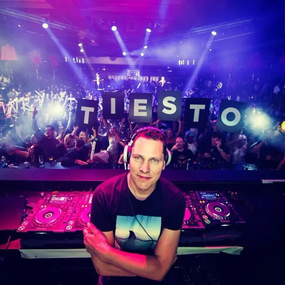 2017 夏日 EDM 國歌誕生！電音傳奇 Tiësto 攜手 Sevenn 打造洗腦神曲〈BOOM〉