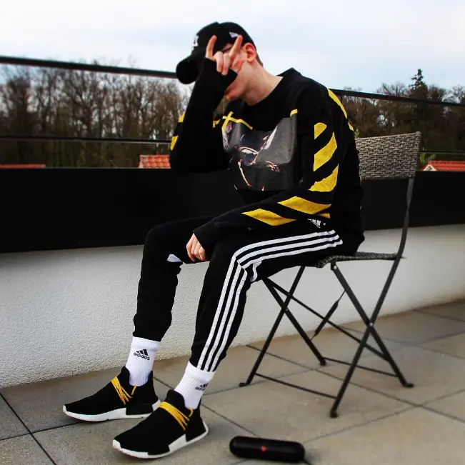OFF-WHITE 為保護「斜紋」商標提起訴訟