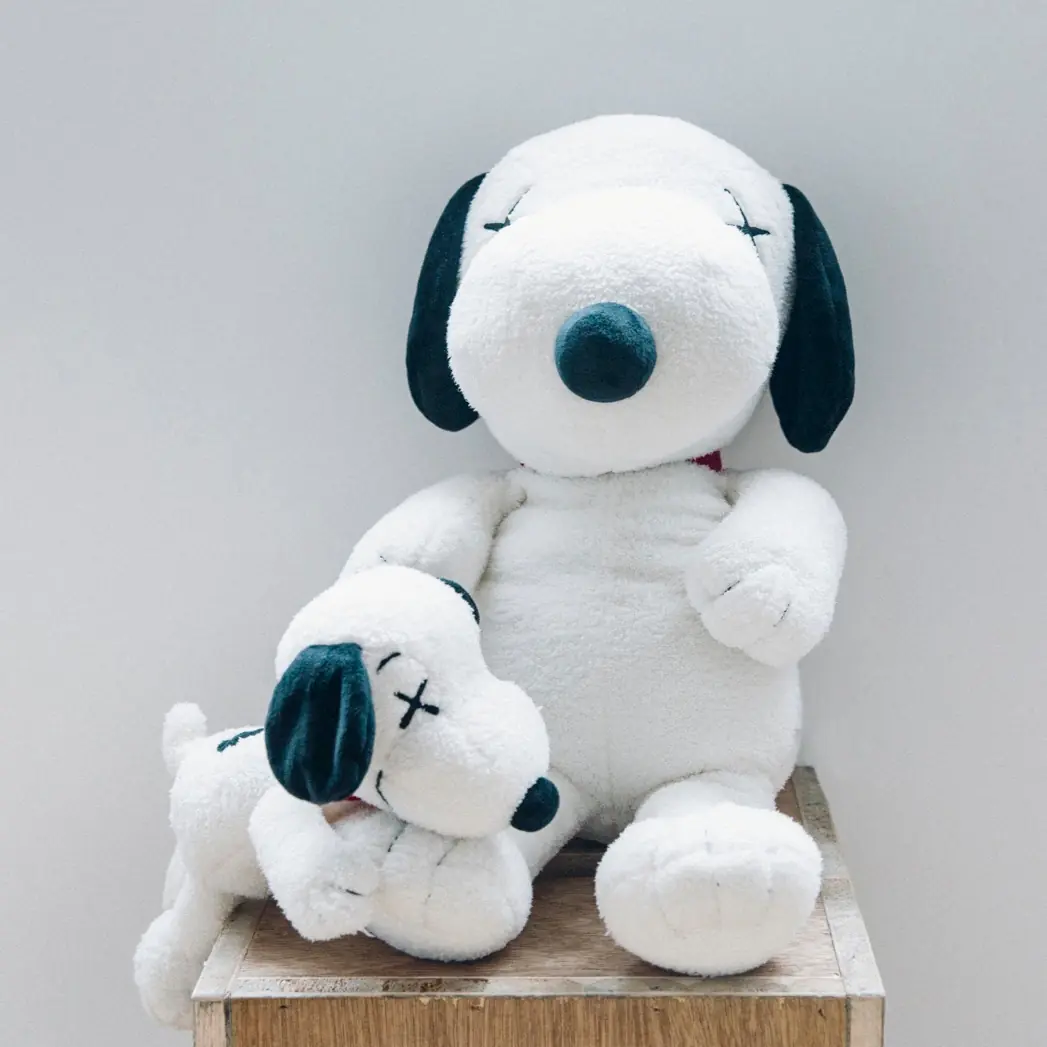 率先近賞 UNIQLO x KAWS x PEANUTS 聯乘系列單品