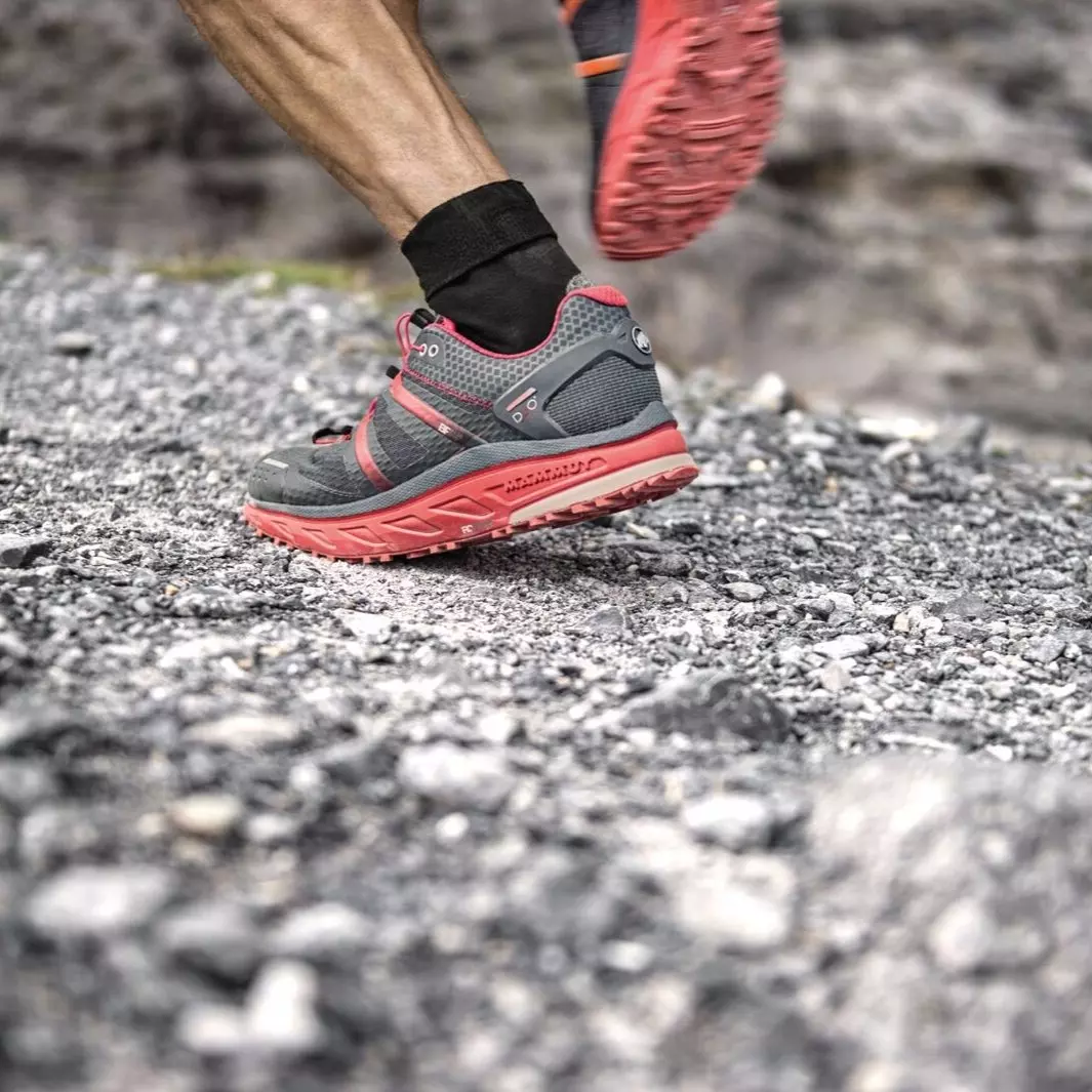 瑞士戶外頂級領導品牌 MAMMUT 長毛象 全新3D無縫車工 一體成型編織科技   全方位戶外專業鞋履  率眾挑戰炎炎夏日