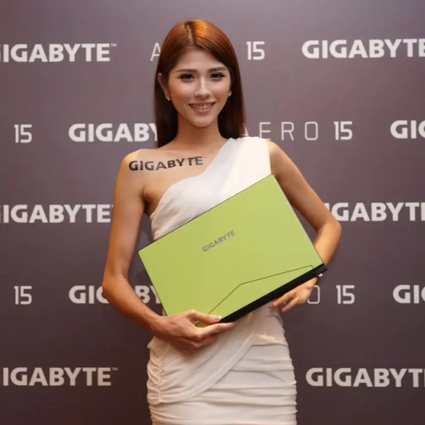 全球最薄邊框 GIGABYTE AERO 15強效筆電驚艷登台！ 搭配X-Rite™ Pantone®認證面板 還原真實影像色彩 打造專業工作必備效能