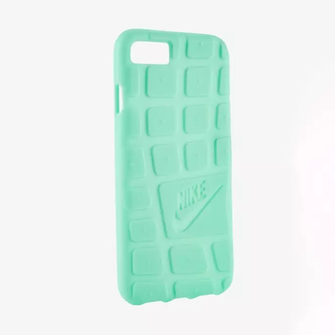 Nike 推出經典「外底」iPhone Case 系列