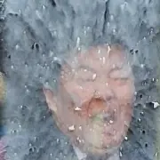 柯燈深夜秀大玩「水果砲彈」炸臉遊戲，巨星猙獰表情慢動作全都錄！