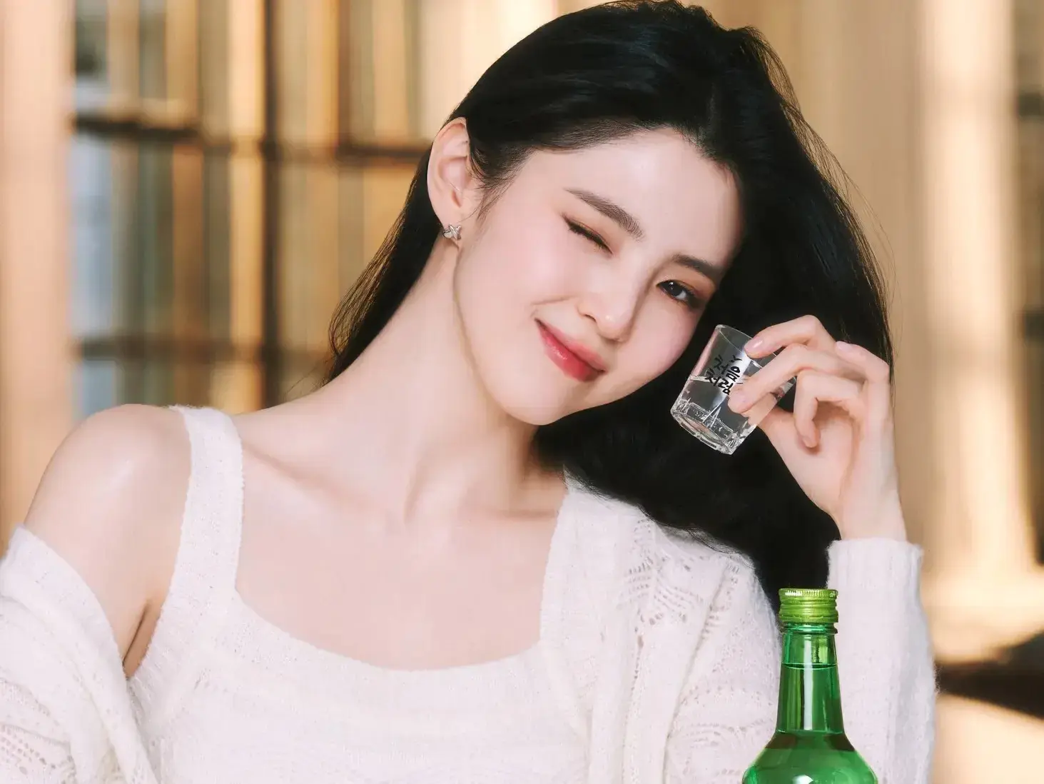 韓韶禧丟燒酒代言，金智媛接棒引熱議！韓國歷代代言人：IU、Jennie⋯她帶貨力最強！