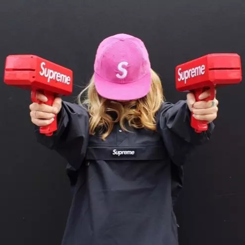 Supreme 許多奇妙的周邊商品　創辦人表示是受到這個時尚品牌的啟發！