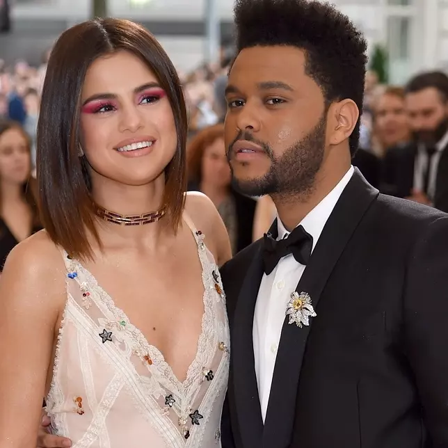 小賈Selena真的回不去了！Selena 跟The Weeknd LA買房同居密謀婚事！
