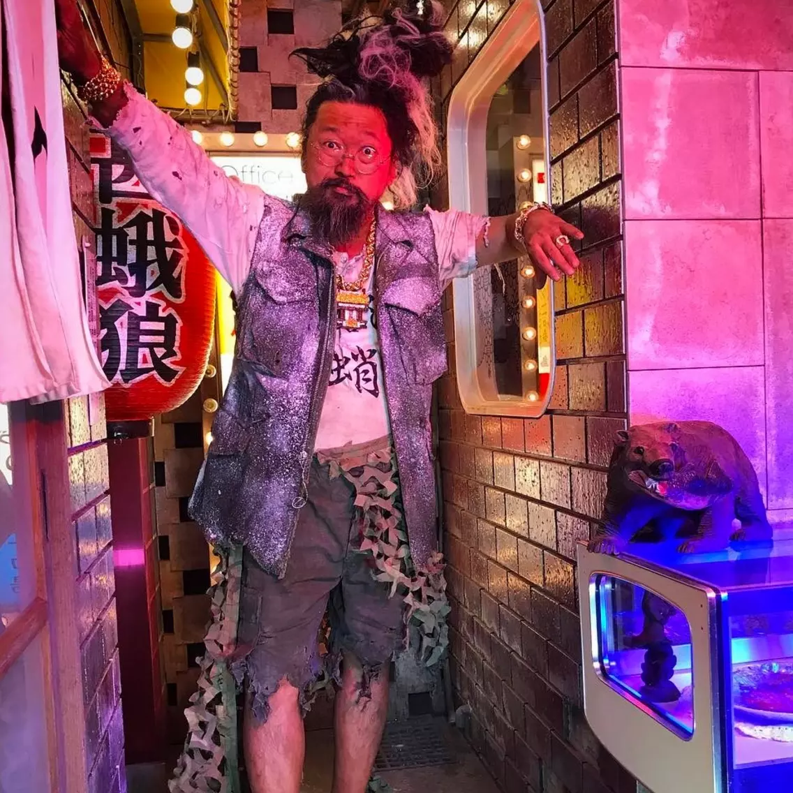 日本當代藝術家村上隆，居然把 Yeezy Boost 350 改成這副模樣！