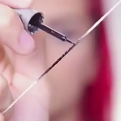 眨眼不再NG毛毛蟲 ! 韓妞也愛的「一條線畫眼線法 」超簡單1分鐘快速搞定完美自然眼線 ! 