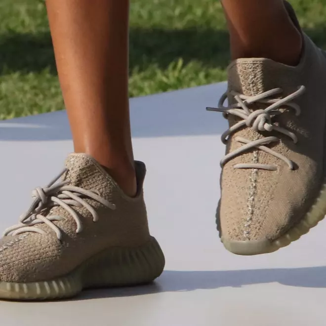 YEEZY BOOST 350 V2「Dark Green」接力登場　發售時間確定！