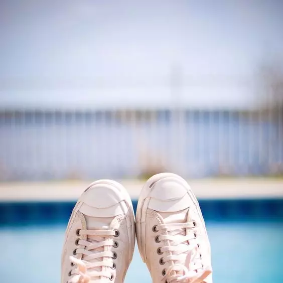 怎麼穿都不會膩，Converse 今夏在掀「開口笑」熱潮