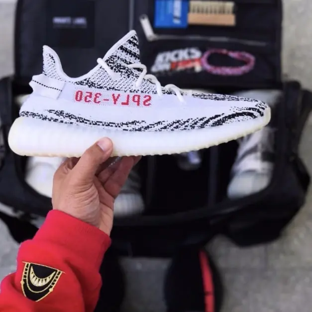 更多證據確認 adidas Originals YEEZY BOOST 350 V2「Zebra」回歸日期