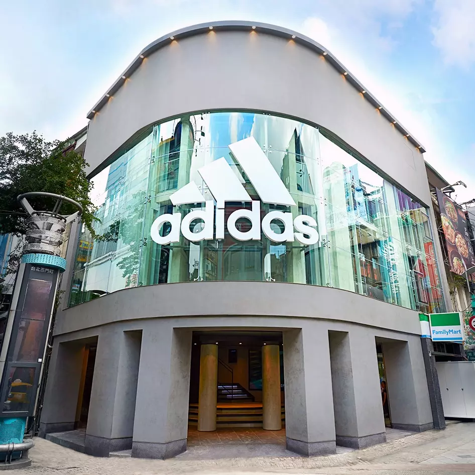 超大鞋牆來襲！adidas 在西門打造全新運動潮流基地，首賣 UltraBOOST 最新款是這兩雙