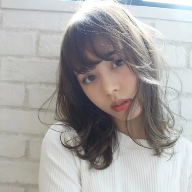 提升氣質靠髮色：低調又有質感，日本女生大愛的亞麻啡色夏日髮型靈感集