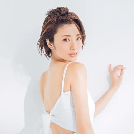 上戶彩大秀酥嫩美背，與齋藤工再續禁斷不倫戀！淚崩談婚外情：好痛苦！