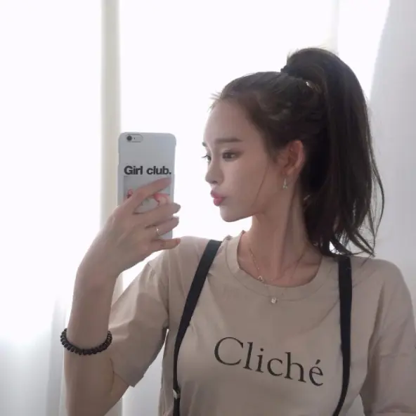 夏日劉海髮型靈感集：除了看 It Girls 的穿搭，髮型同樣不能錯過！