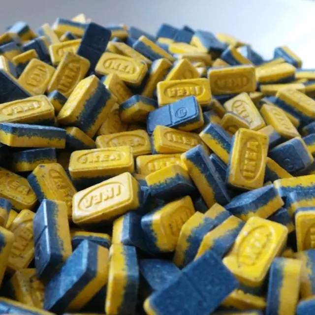 刻有 IKEA 字樣的藍黃色迷幻藥導致一人死亡多人入院