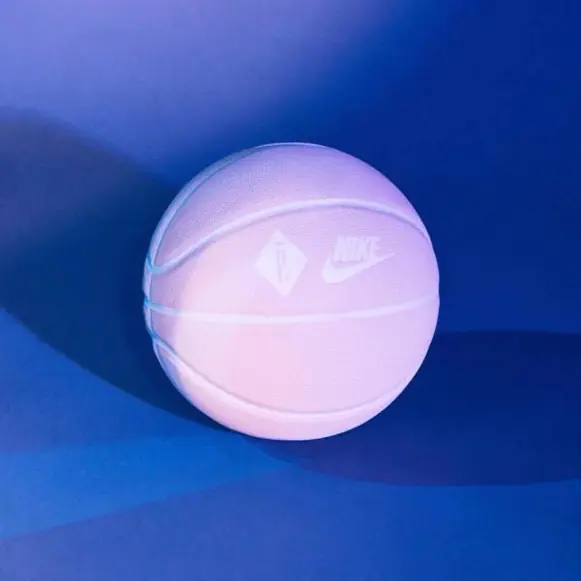 給你一個運動的理由：NikeLab x Pigalle 最新聯乘，當 Sporty 遇上優雅的巴黎風情！