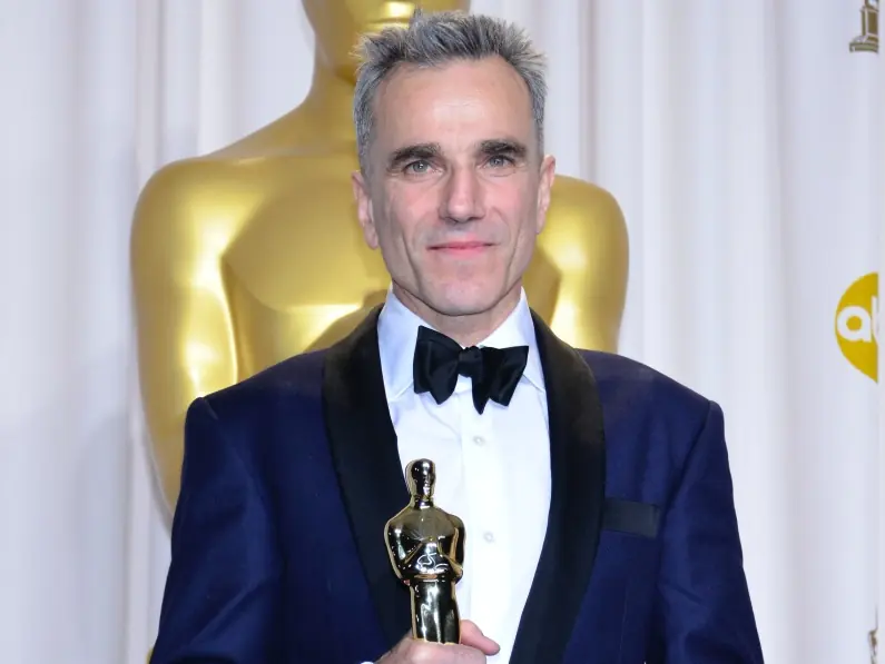 丹尼爾戴路易斯 Daniel Day-Lewis 贏得 3 座奧斯卡影帝獎項引熱議！7 部電影作品整理，每一部都不能漏看！