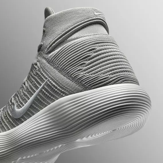 剛剛問世的 React 中底科技，但卻和 NIKE 的未來息息相關