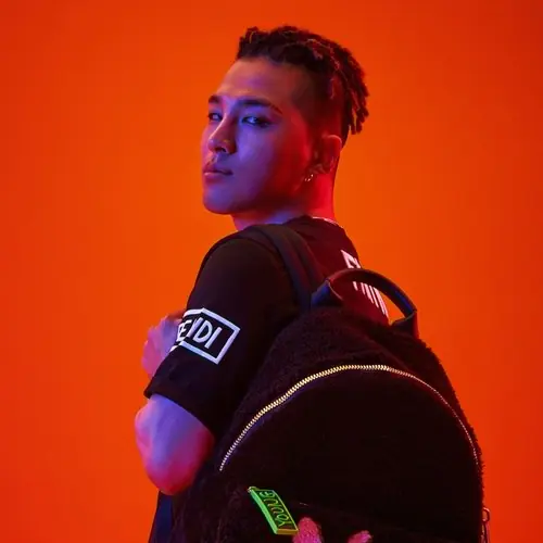 FENDI x 太陽「FENDI For Young Bae」聯乘系列 Lookbook