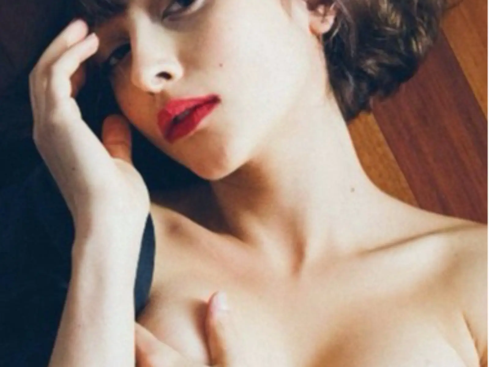 【野生抓正妹❤】IG 放露點照！西班牙混血女模Irene Garcia Noren「胸前大解放」，讓老司機直呼：真的受不了…
