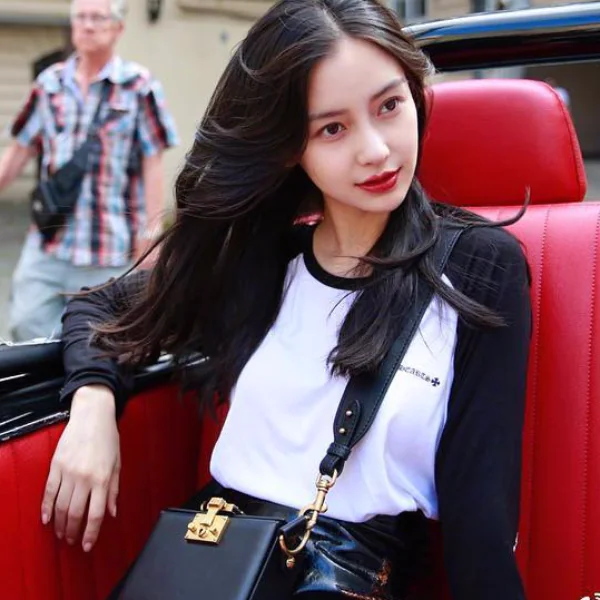 神級潮物！Angelababy 最新《街拍私服》克羅心 Matty boy、Manokhi 都上身！