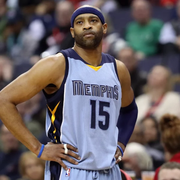 老而彌堅 - Vince Carter 與 Sacramento Kings 簽下一年約繼續征戰
