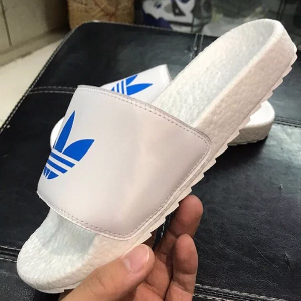 幻想成真－adidas Boost 緩震技術注入拖鞋款式！