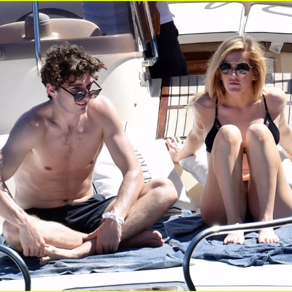 火辣辣！Ellie Goulding 海邊放閃直接親吻吸允男友奶頭！