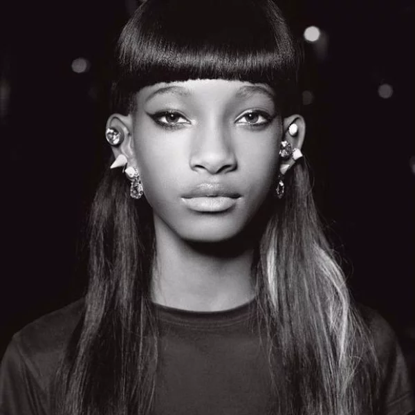 來自威爾史密斯的好基因！女兒 Willow Smith 才 16 歲就散發出強大女模氣勢！