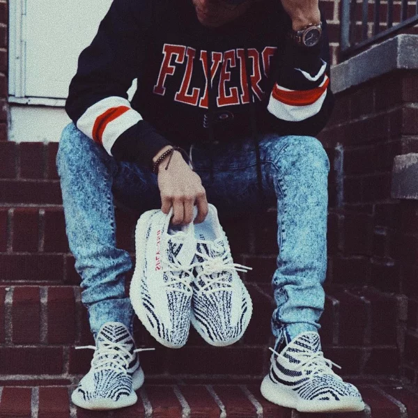 肯爺真的沒騙人，YEEZY 系列鞋款發售數量一雙比一雙多！
