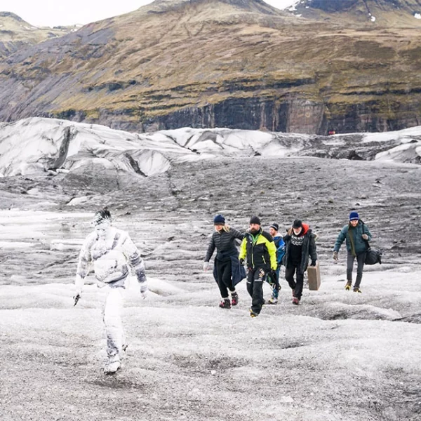 法國羽絨之王 Moncler 再度與中國藝術家劉勃麟合作，創意形象令人驚豔！