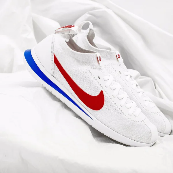 每週鞋報：45 週年的NIKE Cortez 迎來多個慶生版本；New Balance 574 Sport 致敬經典