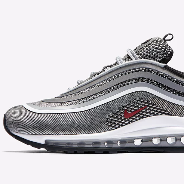 Nike Air Max 97 全新改款登場，新舊版本大比拼！