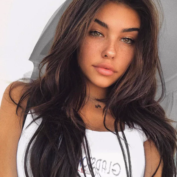 美麗又性感！Madison Beer《私服穿搭》讓布魯克林深深著迷！