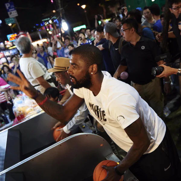 Kyrie Irving 體驗臺灣獨特文化！展現籃球與音樂才華 激勵年輕球員「這個我來」