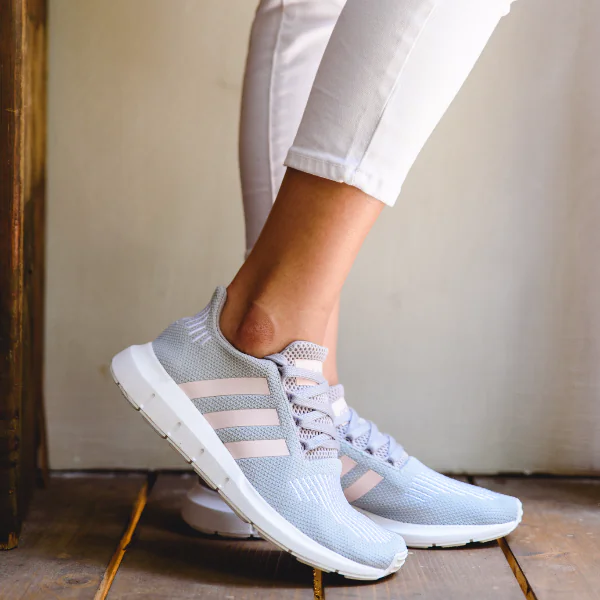 adidas Originals 全新SWIFT RUN「不刻意時尚」讓你天天輕鬆上手！