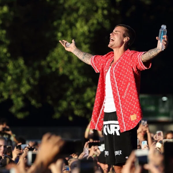 消息來源稱 Justin Bieber 正在組織其自己的教會