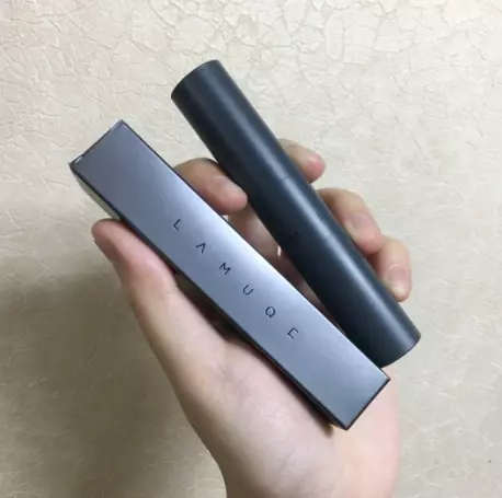 一支唇膏走天涯！這支「黑白唇膏」不是讓你打造哥德式妝容，而是讓你輕鬆轉換唇色的法寶！