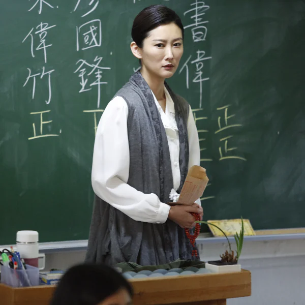 《報告老師！怪怪怪怪物！》電影片段曝光　變態老師口出「佛話」嚇得網友直呼：好噁爛！