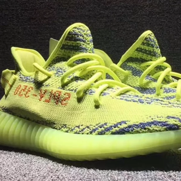 YEEZY BOOST 350 V2 全新「Semi Frozen Yellow」配色清晰諜照曝光