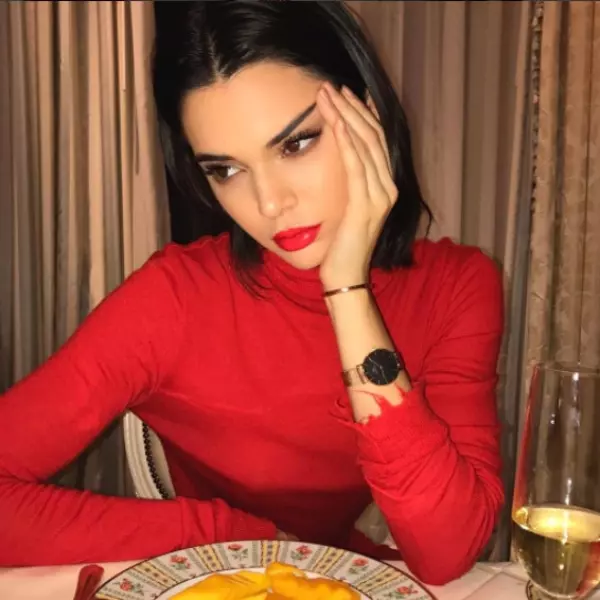 Kendall Jenner 被服務生指控「連小費都不願給」　超模憤怒用這句話反駁餐廳炒作新聞！